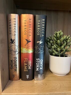 🖤 Fourth Wing Series Bundle (HardCover)~Sprayed Edges Editions